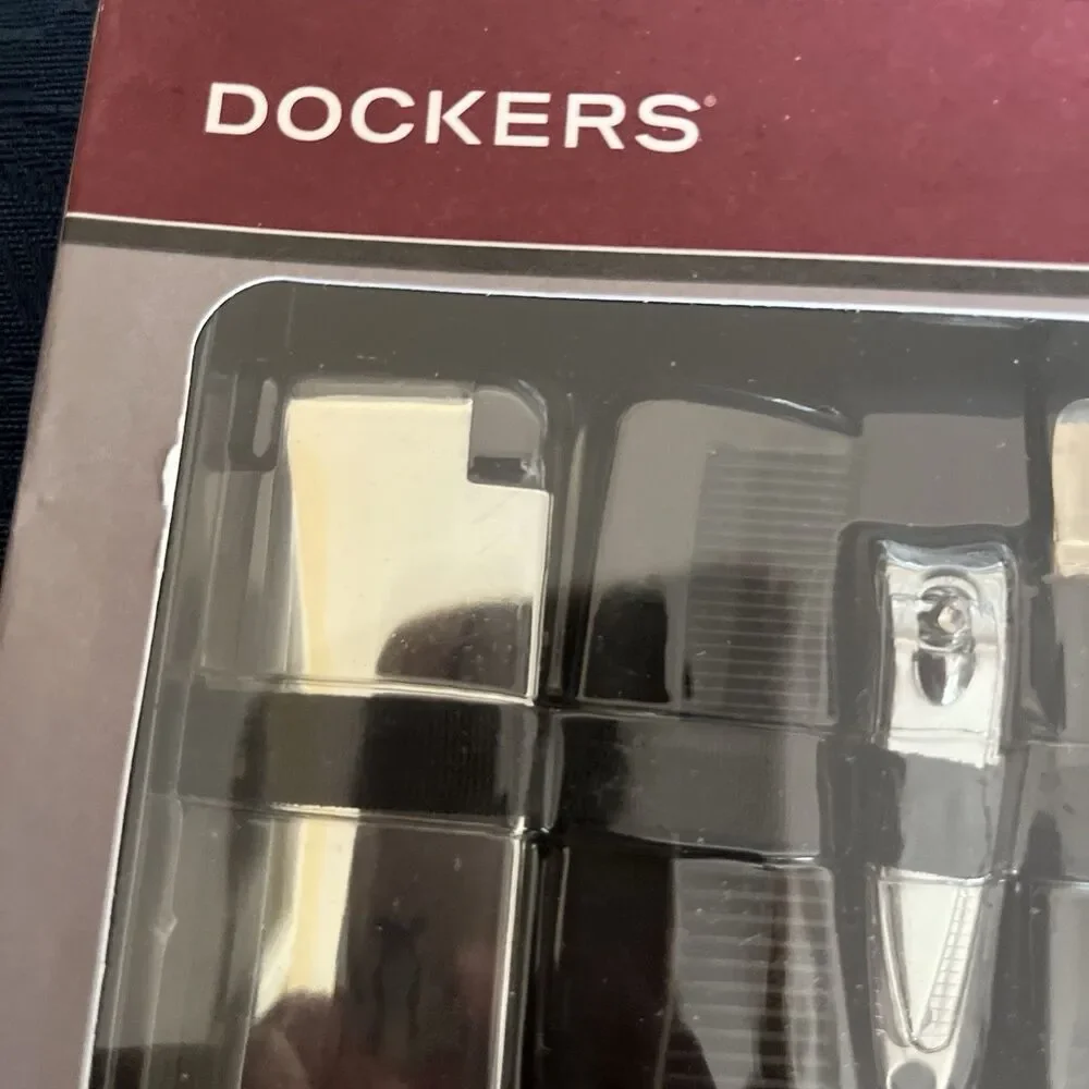 Dockers 10 Pride Manicure Set with Zip-Around Case Brand New In Box